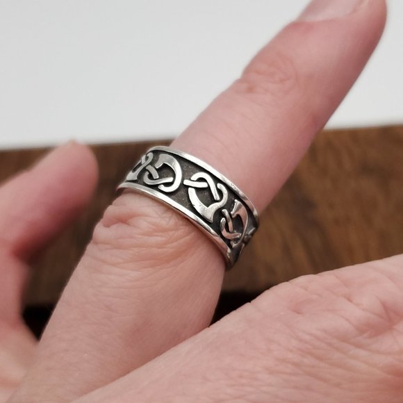 Size 6 925 Sterling Silver Woven Celtic Style Hearts Ring - Picture 3 of 8
